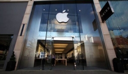 Nhớ nhà, thanh niên Việt 'quậy tưng bừng' Apple Store